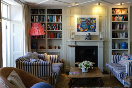 apartment-bookcase-chair-106936